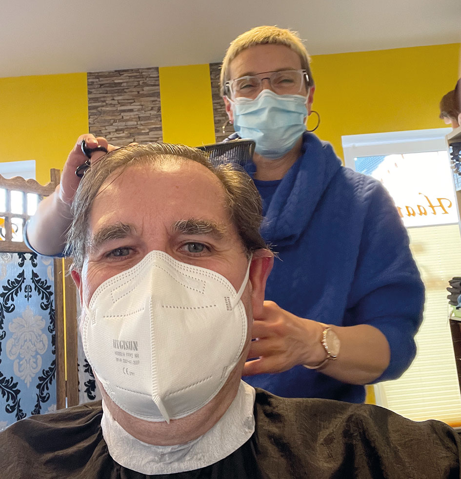 Raimund Franken beim Friseur