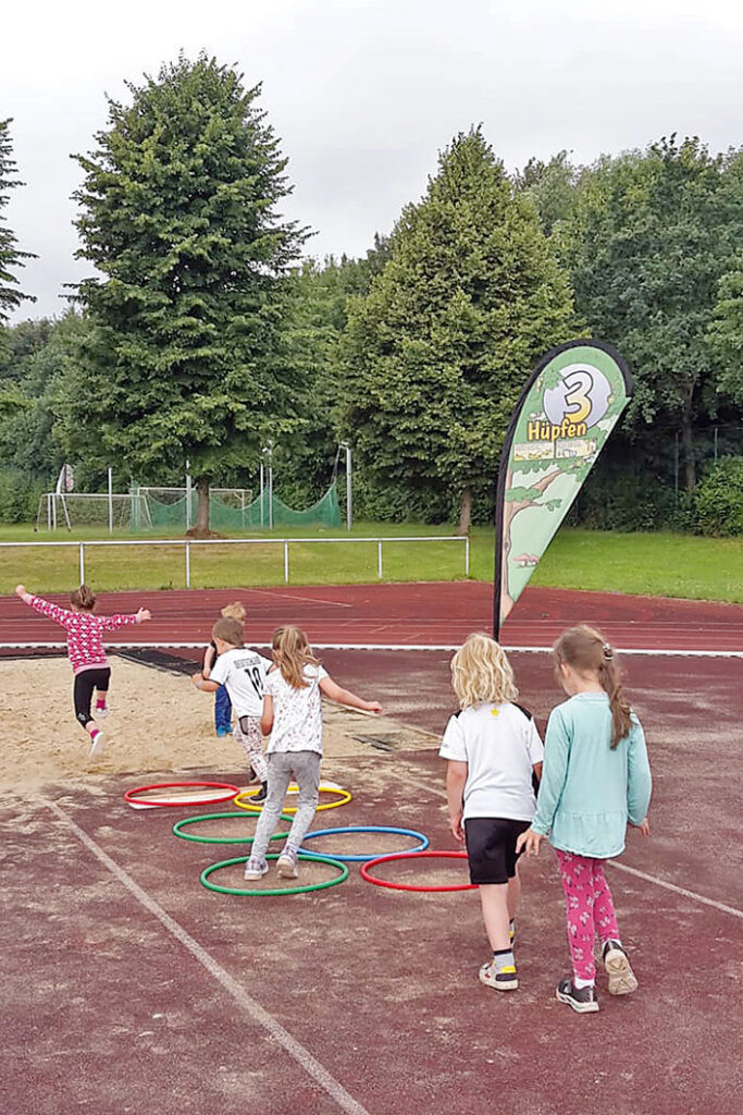 MINI-SPORTABZEICHEN BEI DEN LEICHTATHLETEN